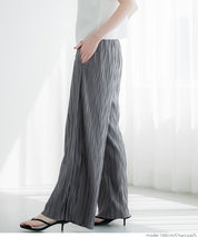 Pleated pants