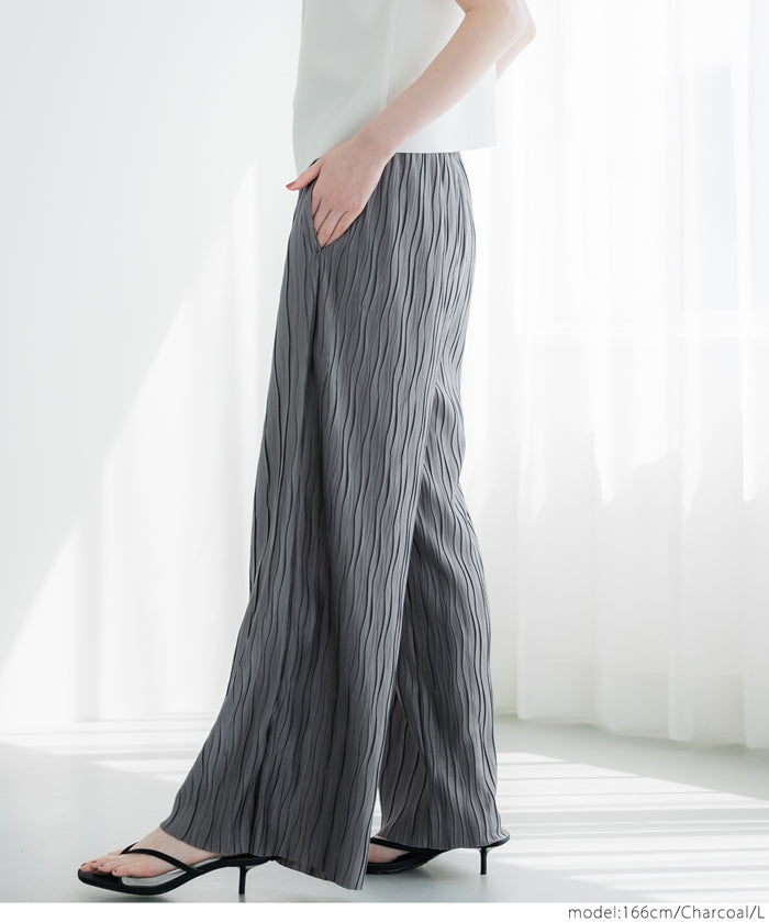 Pleated pants