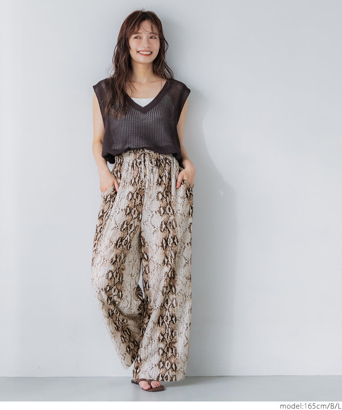 Pleated pants