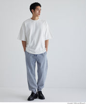 Men's washed jeans with tapered cuffs