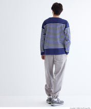 Men's washed jeans with tapered cuffs