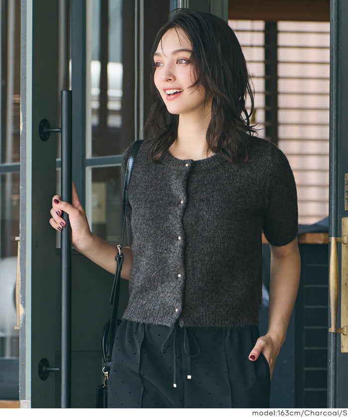 Temperamental and versatile gold-button short-sleeved knitted cardigan