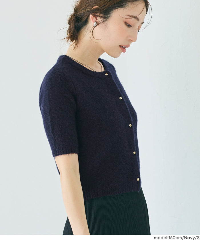 Temperamental and versatile gold-button short-sleeved knitted cardigan