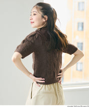 Temperamental and versatile short-sleeved cable knit sweater