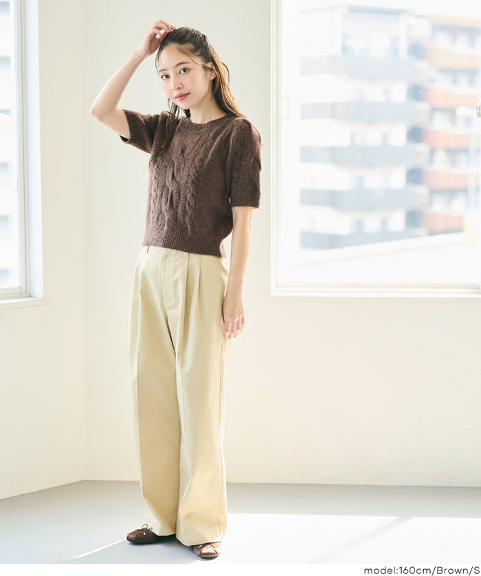 Temperamental and versatile short-sleeved cable knit sweater