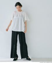 Airy cotton ruffled half-sleeve shirt