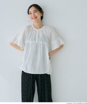 Airy cotton ruffled half-sleeve shirt