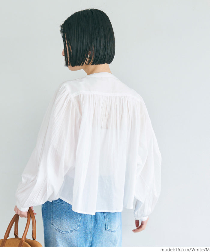 Short-sleeved shirt with puff sleeves