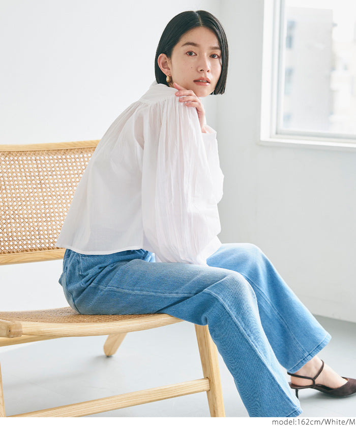 Short-sleeved shirt with puff sleeves