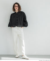 Short-sleeved shirt with puff sleeves