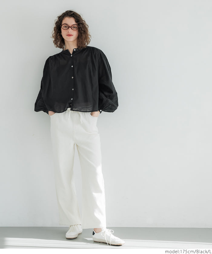 Short-sleeved shirt with puff sleeves