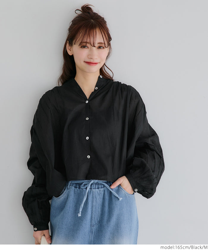 Short-sleeved shirt with puff sleeves