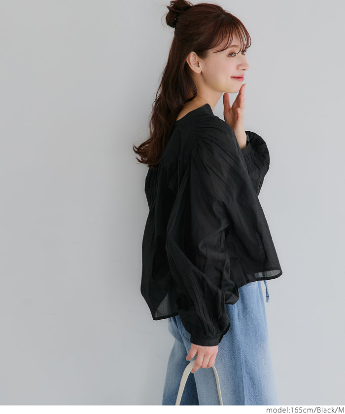 Short-sleeved shirt with puff sleeves