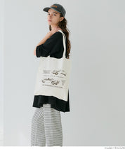 Various printed thin canvas bags