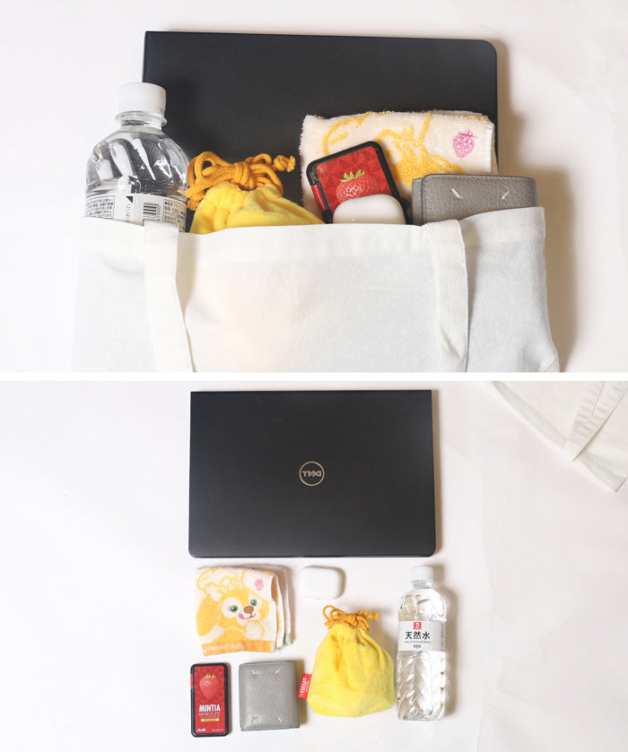 Various printed thin canvas bags