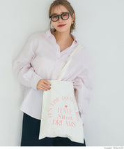 Various printed thin canvas bags