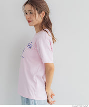 Slim-fit short-sleeved T-shirt with English logo