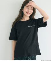 Slim-fit short-sleeved T-shirt with English logo