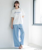 Slim-fit short-sleeved T-shirt with English logo