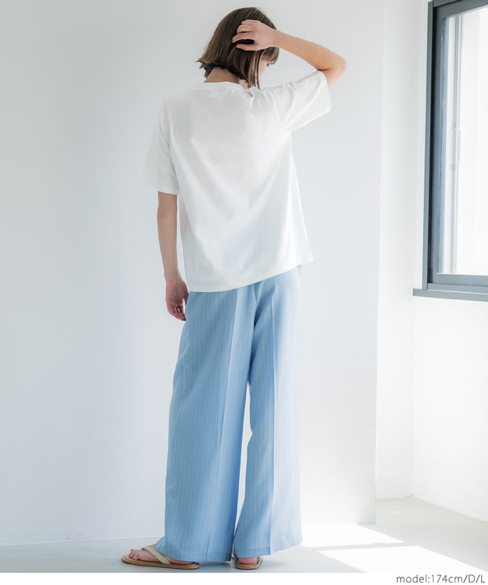 Slim-fit short-sleeved T-shirt with English logo