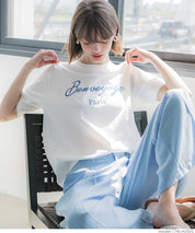 Slim-fit short-sleeved T-shirt with English logo