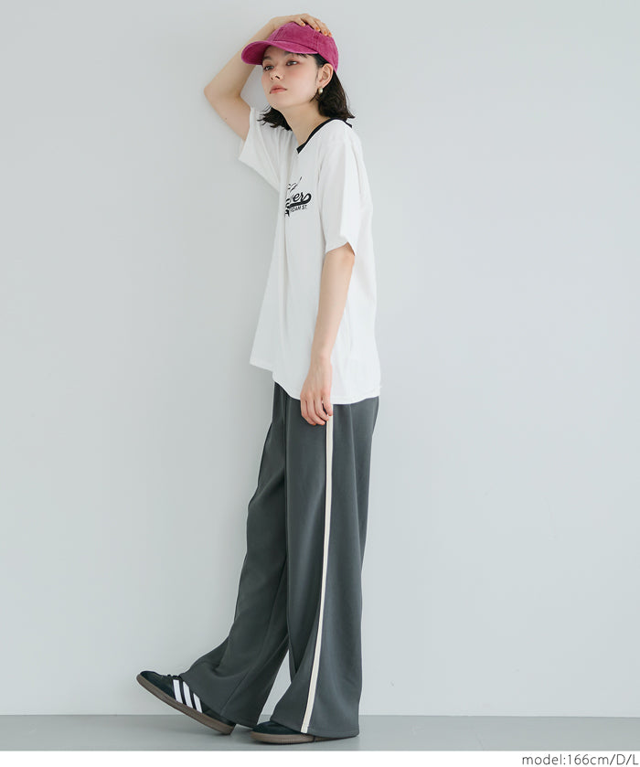 A variety of LOGO regular-fit short-sleeved T-shirts for parents and children