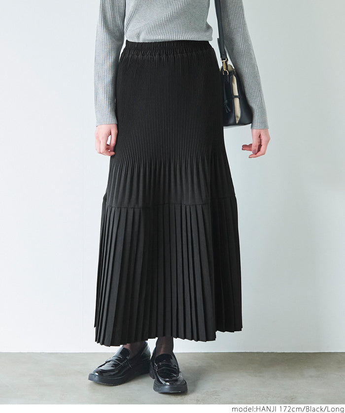 Pleated long skirt