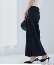 Self-cut random rib pleated skirt