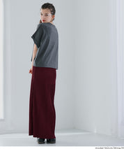 Self-cut random rib pleated skirt