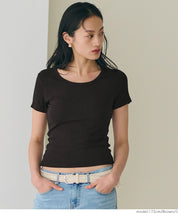 Smooth touch U-neck simple short-sleeved fitted T-shirt