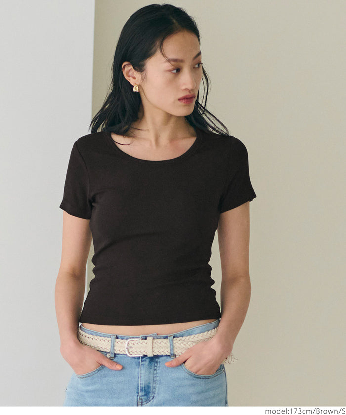 Smooth touch U-neck simple short-sleeved fitted T-shirt