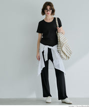 Smooth touch U-neck simple short-sleeved fitted T-shirt