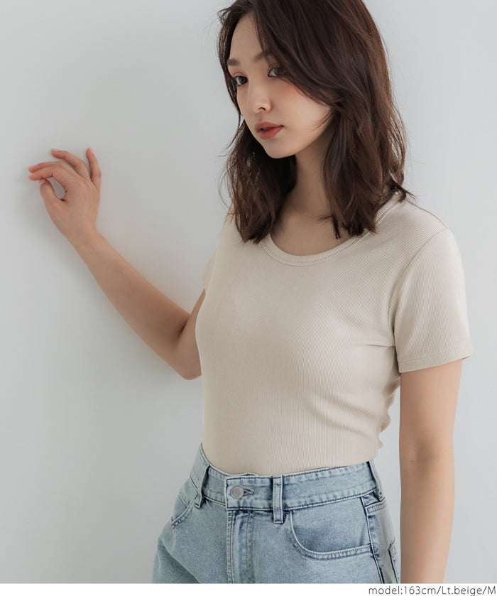 Smooth touch U-neck simple short-sleeved fitted T-shirt