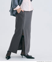Front slit I-line skirt