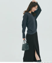 Front slit I-line skirt
