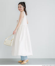 V-neck front zip-up dress