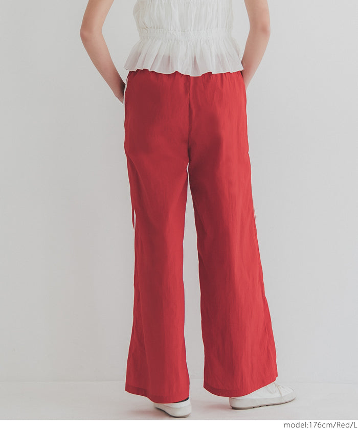 Sporty nylon wide pants