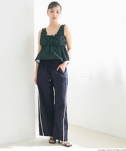 Sporty nylon wide pants