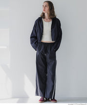 Sporty nylon wide pants
