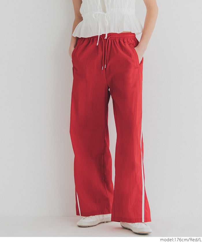 Sporty nylon wide pants