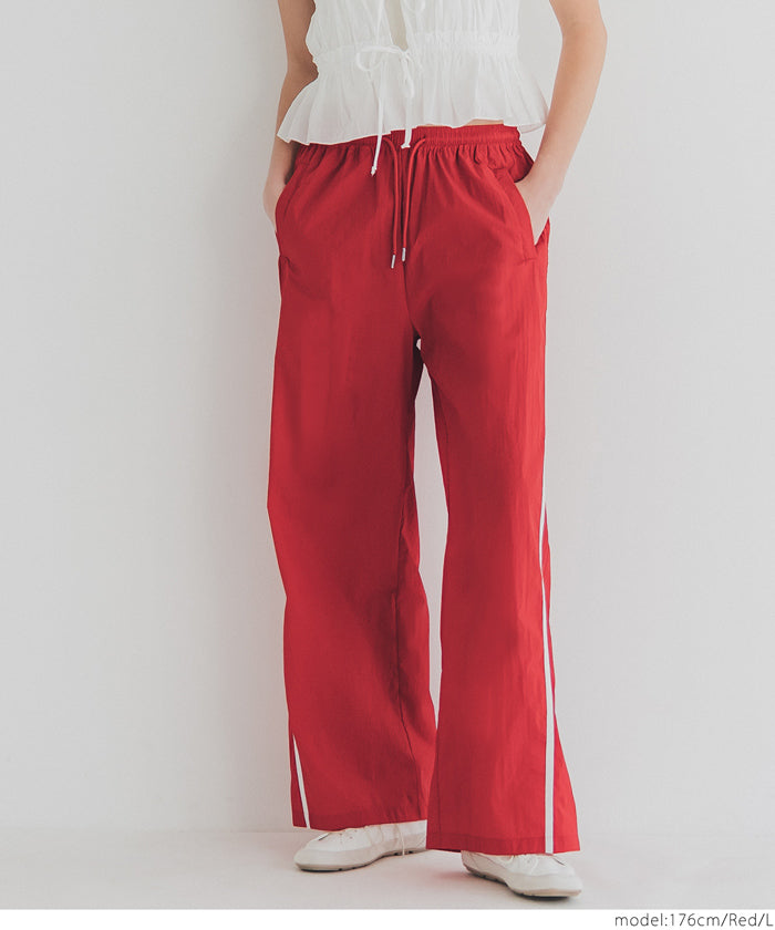 Sporty nylon wide pants