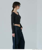 Threaded U-neck thin long-sleeved top