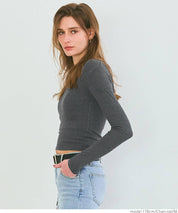 Threaded U-neck thin long-sleeved top