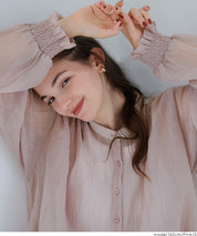 Round neck sheer A-line slim shirt