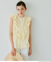 Japanese style ruffled sleeveless shirt for commuting