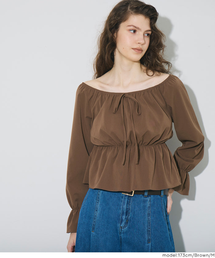 2 way boat neckline waist-cinching long-sleeved top