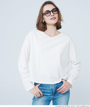 V-neck cropped T-shirt