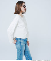 V-neck cropped T-shirt