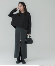 V-neck cropped T-shirt