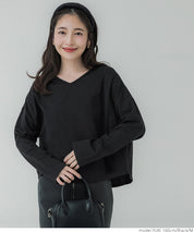 V-neck cropped T-shirt